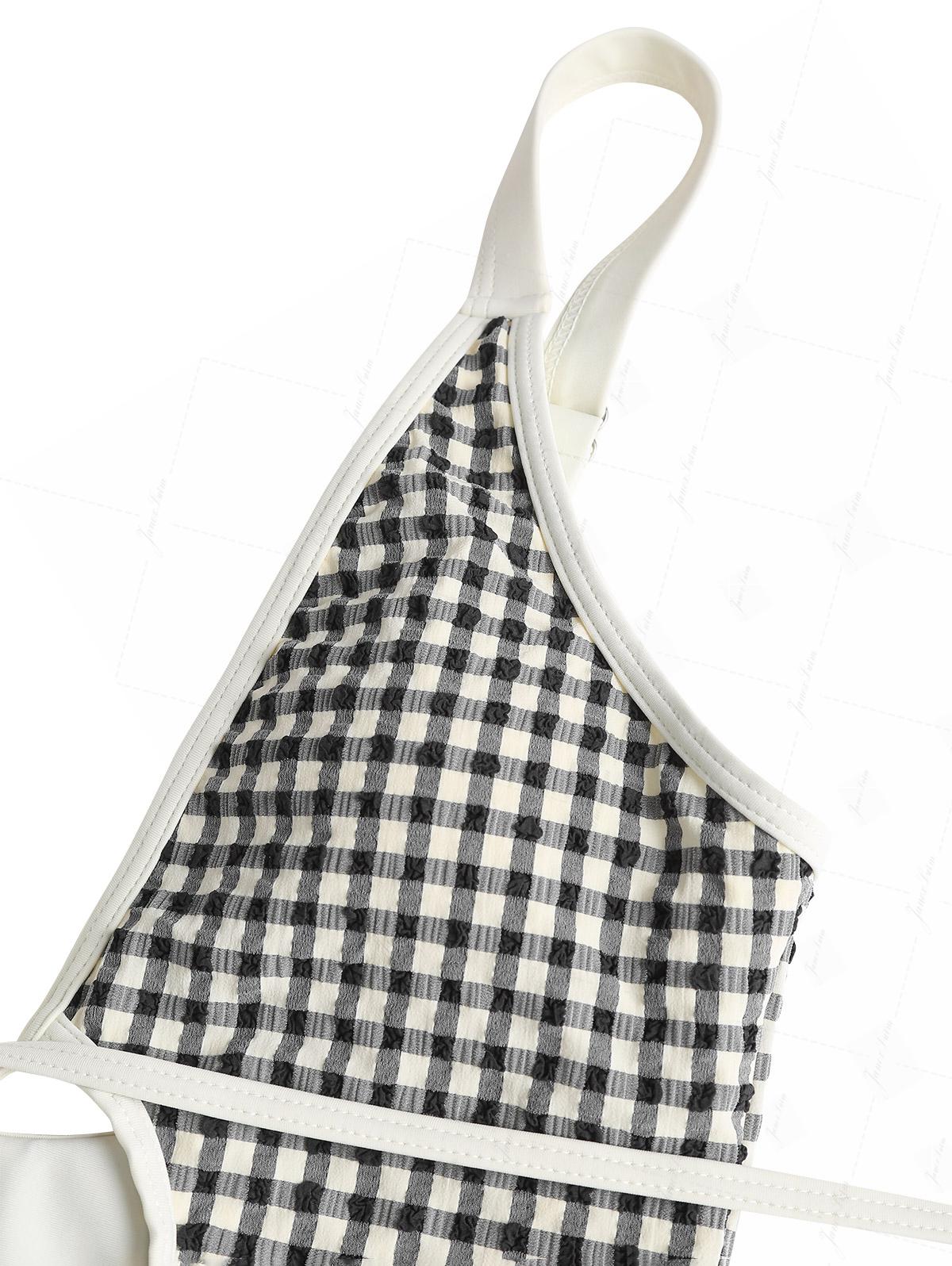 Einteiliger Badeanzug im Pin-up-Stil der 1950er Jahre mit Karomuster, gekreuzten Bindebändern, rückenfreiem Design und tiefem Ausschnitt. - Image 3