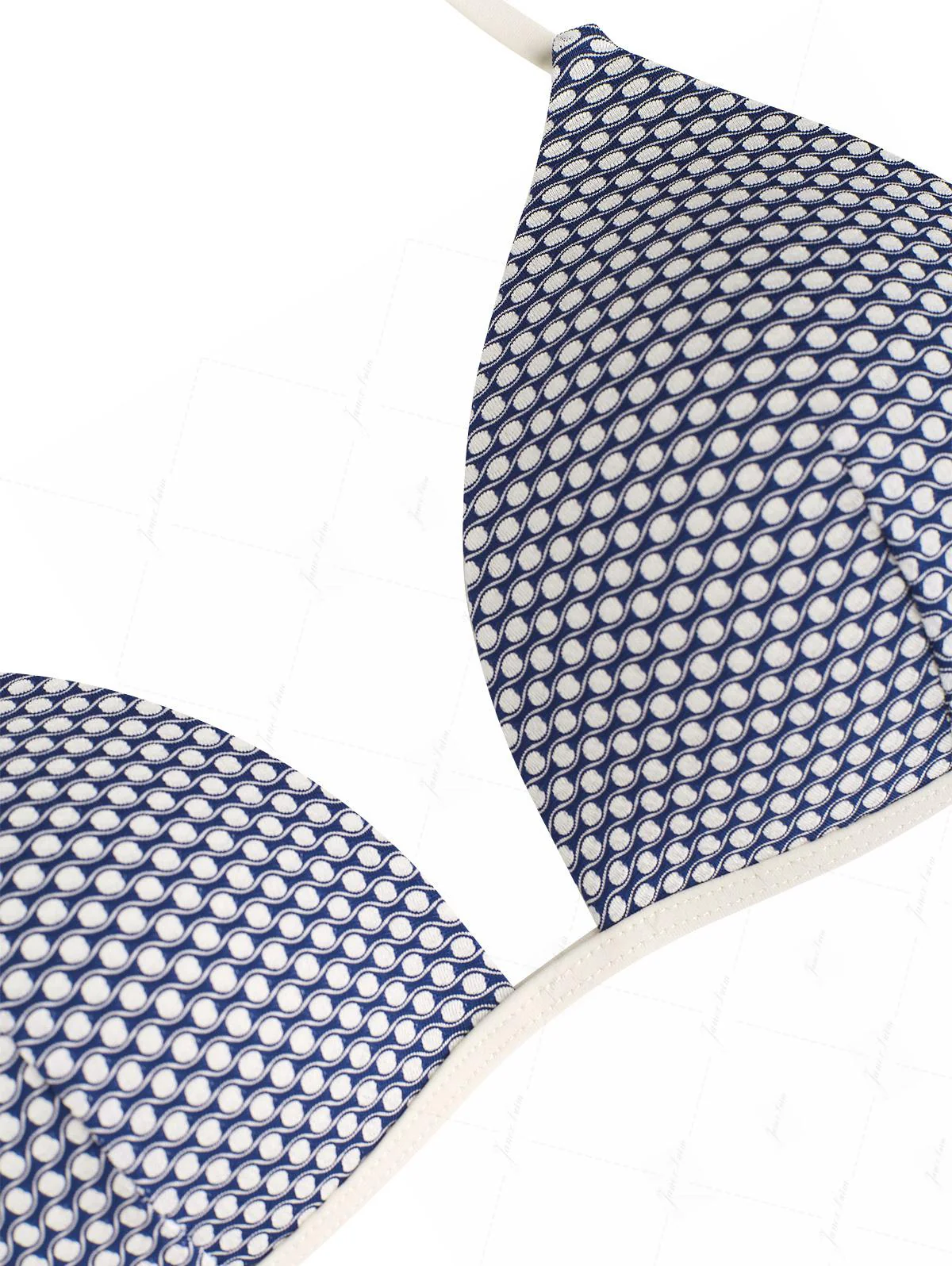 Bikini-Set mit tiefblauem Push-up-Top und frechem brasilianischem Höschen mit Polka-Dot-Print - Image 3