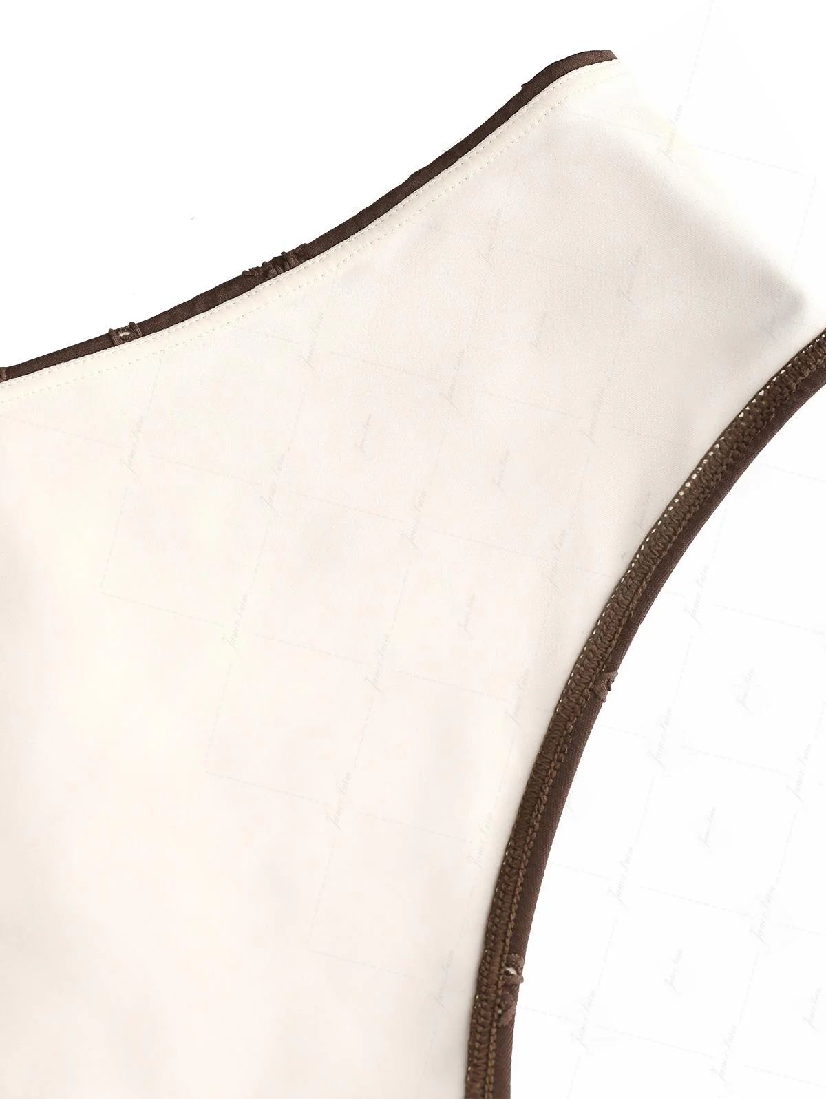 Bikinihose aus recyceltem Stoff in Dunkelbraun mit Ösen-Jacquard-Muster und Schnürung - Image 6