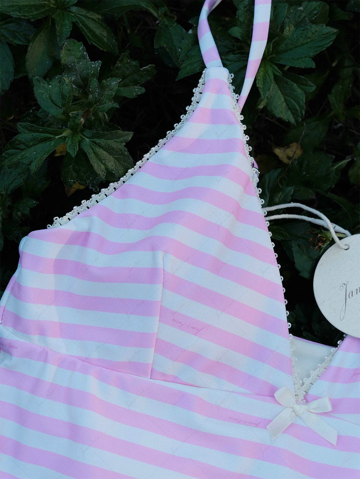 Hellrosa gestreiftes Tankini-Top mit Schleife und tiefem Ausschnitt aus Spitze - Image 8