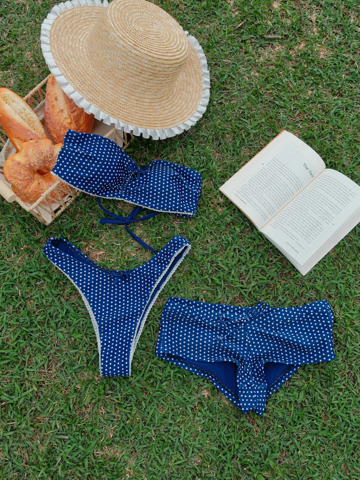 Seamolly 3-teiliges Bikini-Set mit Polka-Dots, Schleife, Raffungen und frechem Bandeau-Ausschnitt sowie kurzen Shorts - Image 4