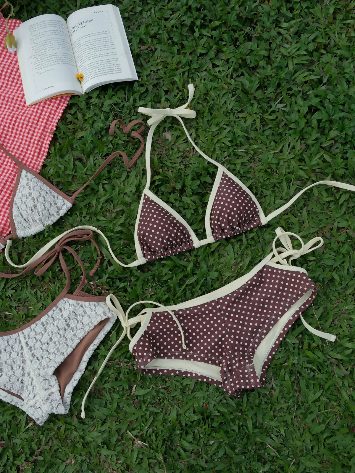Seamolly Bikini-Set mit Polka-Dots, kontrastfarbenen Einfassungen, Cut-outs und frechen Boyshorts - Image 3