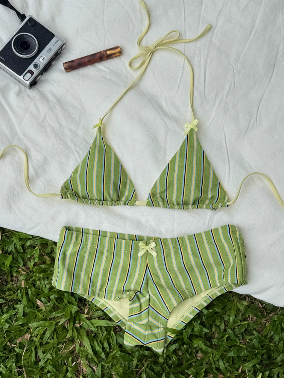 Seamolly gestreiftes Neckholder-Triangel-Bikini-Set mit frechen Boyshorts und Schleife - Image 4