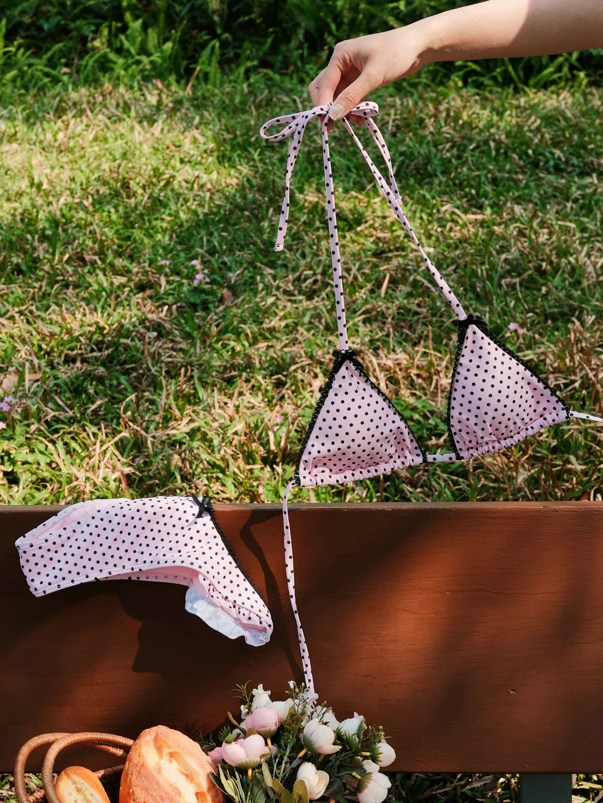 Seamolly Retro-/Vintage-inspiriertes Bikini-Set mit Polka Dots, Spitze und Schleife, Neckholder und Triangel - Image 4